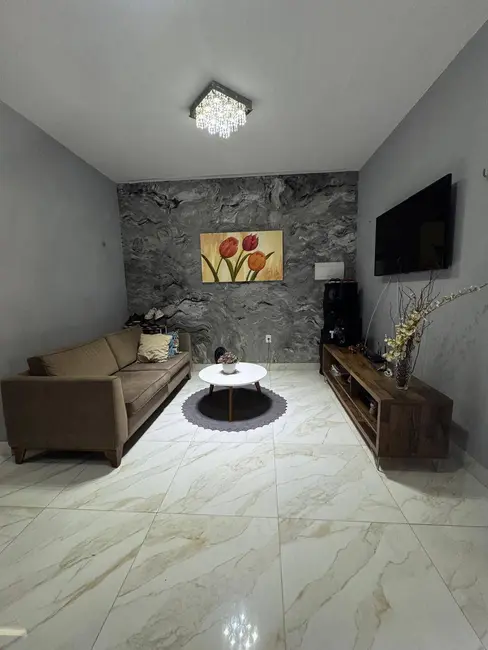 Casa com 3 quartos à venda, 225m2 em Pajuçara, Natal - RN - imagem 2 Foto 2 de Casa com 3 quartos à venda, 225m2 em Pajuçara, Natal - RN