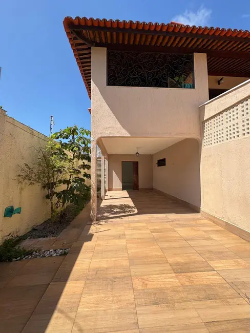 Casa com 3 quartos para alugar, 120m2 em Lagoa Nova, Natal - RN - imagem 1 Foto 1 de Casa com 3 quartos para alugar, 120m2 em Lagoa Nova, Natal - RN
