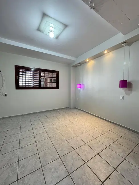 Foto 3 de Casa com 3 quartos para alugar, 320m2 em Natal - RN