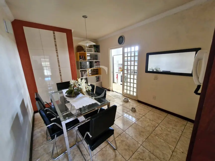 Foto 6 de Casa com 3 quartos à venda, 300m2 em Parque Residencial Cambuí, Mogi Guacu - SP