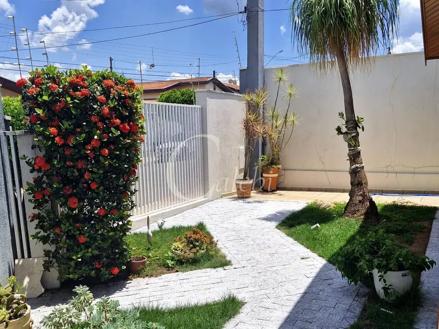 Foto 2 de Casa com 3 quartos à venda, 300m2 em Parque Residencial Cambuí, Mogi Guacu - SP