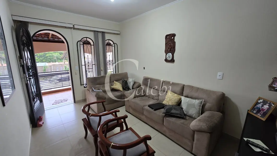 Foto 1 de Casa com 3 quartos à venda, 160m2 em Jardim Novo Itacolomi, Mogi Guacu - SP