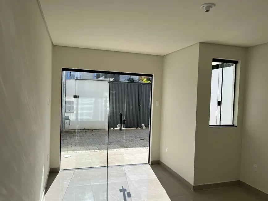 Foto 5 de Casa com 3 quartos à venda, 60m2 em Sarzedo - MG