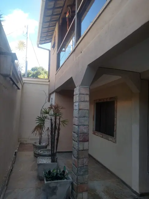 Casa com 3 quartos à venda, 160m2 em Diamante (Barreiro), Belo Horizonte - MG - imagem 3 Foto 3 de Casa com 3 quartos à venda, 160m2 em Diamante (Barreiro), Belo Horizonte - MG