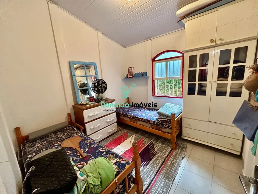 Casa com 2 quartos à venda, 156m2 em Centro, Bertioga - SP - imagem 8 Foto 8 de Casa com 2 quartos à venda, 156m2 em Centro, Bertioga - SP