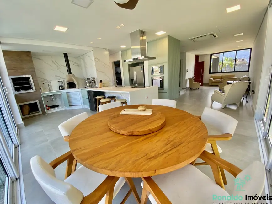 Casa de Condomínio com 4 quartos à venda, 286m2 em Bertioga - SP - imagem 5 Foto 5 de Casa de Condomínio com 4 quartos à venda, 286m2 em Bertioga - SP