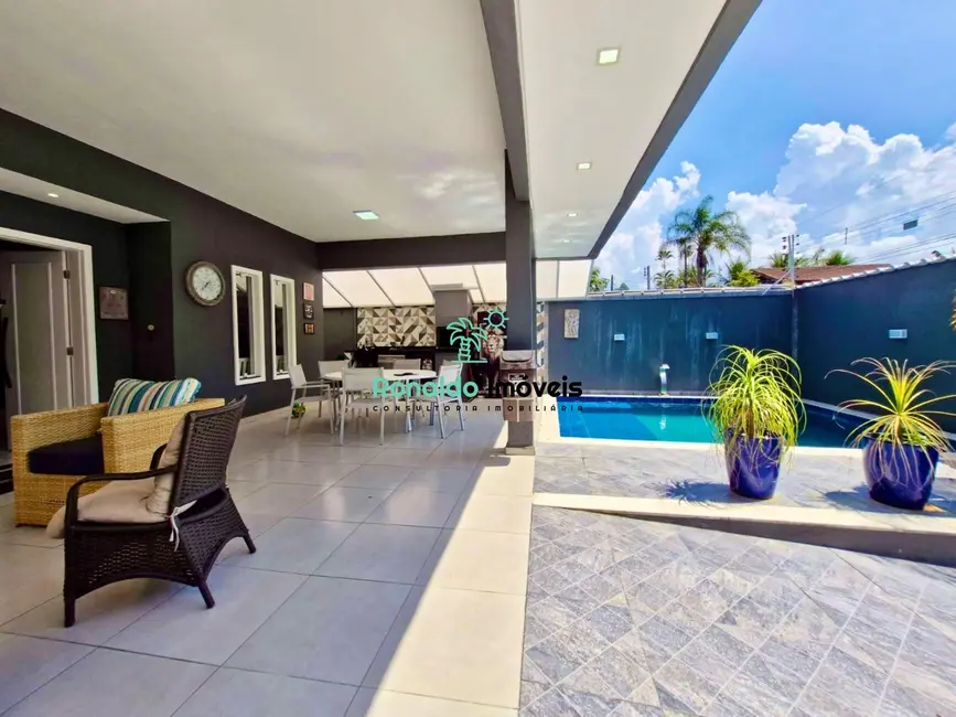 Foto 3 de Casa com 5 quartos à venda, 190m2 em Centro, Bertioga - SP