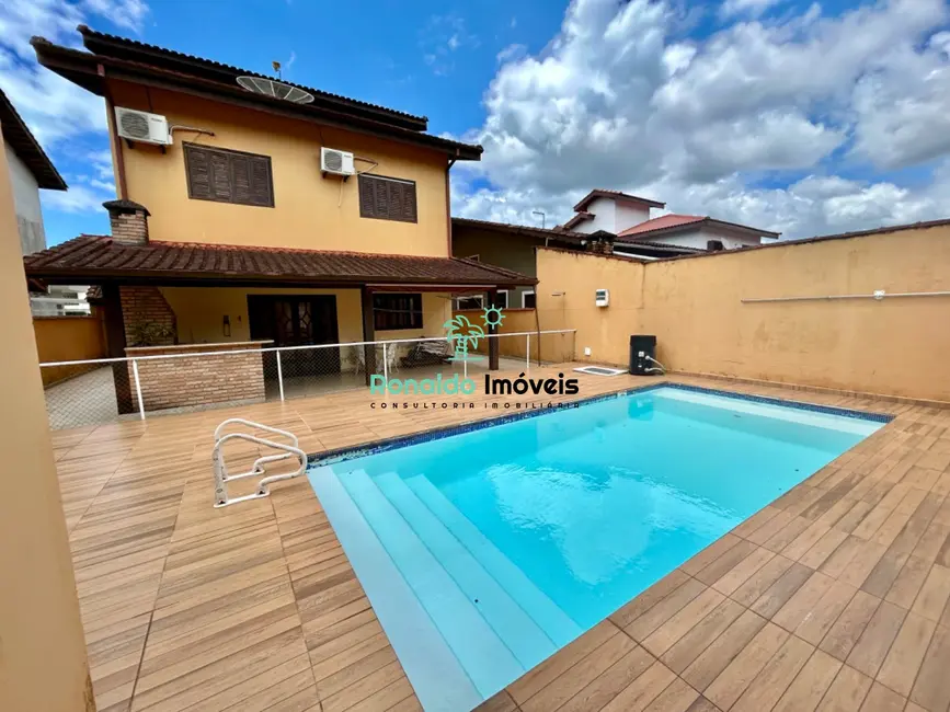 Foto 2 de Casa de Condomínio com 3 quartos à venda, 226m2 em Bertioga - SP