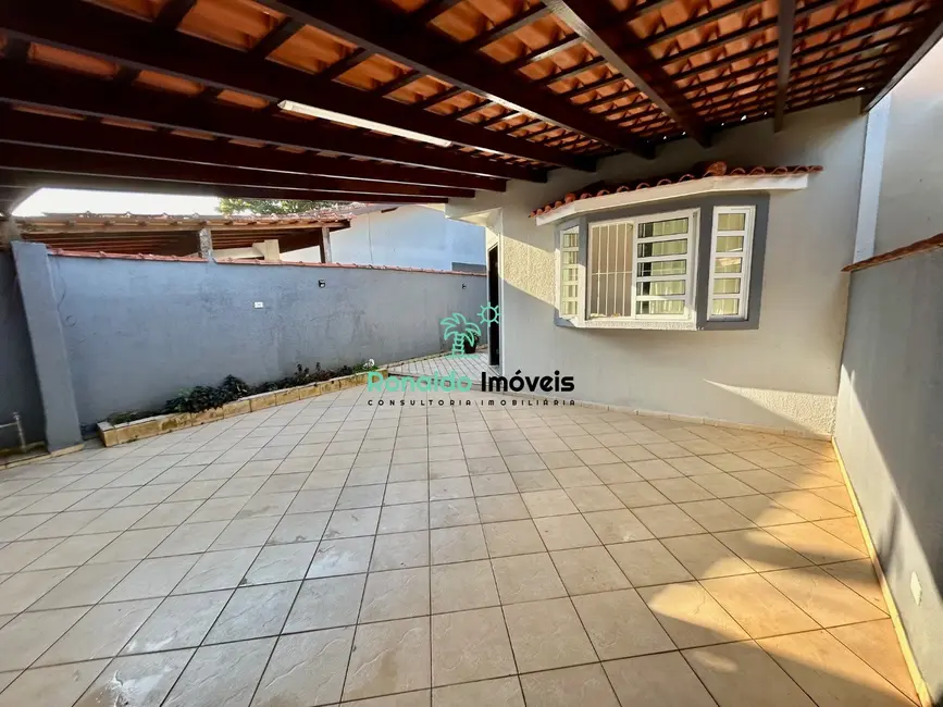 Foto 2 de Casa com 2 quartos à venda, 147m2 em Bertioga - SP