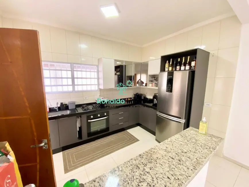 Casa com 3 quartos à venda, 112m2 em Bertioga - SP - imagem 8 Foto 8 de Casa com 3 quartos à venda, 112m2 em Bertioga - SP