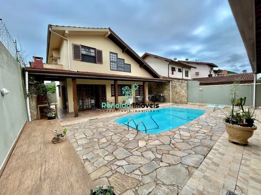 Foto 3 de Casa de Condomínio com 2 quartos à venda, 220m2 em Bertioga - SP