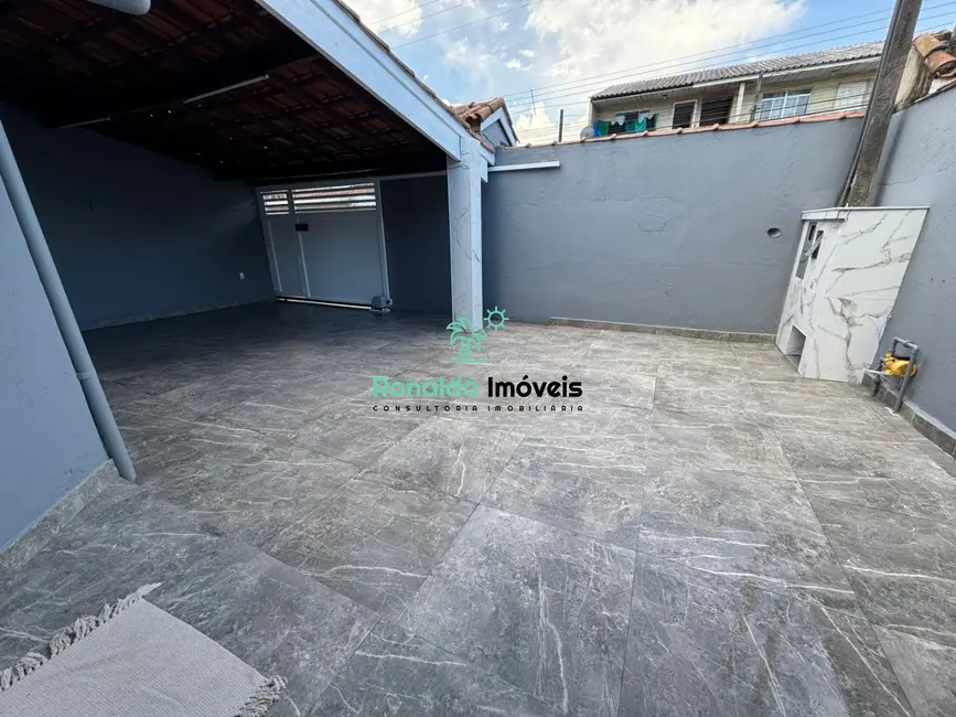 Casa com 2 quartos à venda, 93m2 em Centro, Bertioga - SP - imagem 3 Foto 3 de Casa com 2 quartos à venda, 93m2 em Centro, Bertioga - SP