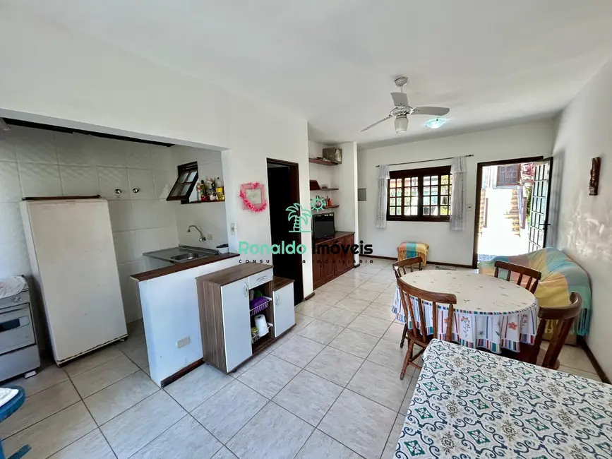 Casa com 2 quartos à venda, 77m2 em Bertioga - SP - imagem 4 Foto 4 de Casa com 2 quartos à venda, 77m2 em Bertioga - SP