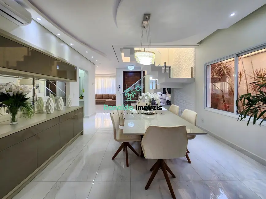 Casa com 4 quartos à venda, 302m2 em Centro, Bertioga - SP - imagem 6 Foto 6 de Casa com 4 quartos à venda, 302m2 em Centro, Bertioga - SP