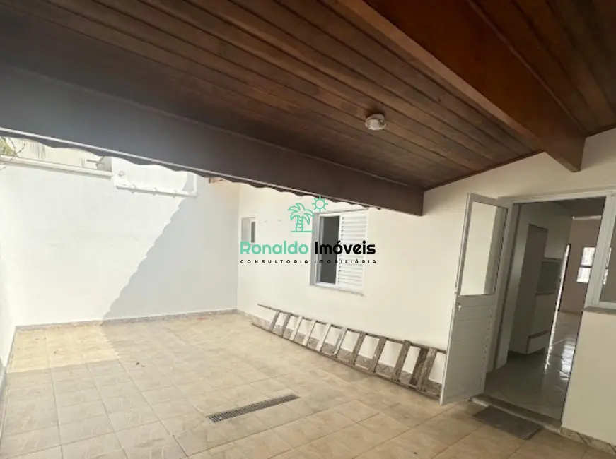 Foto 2 de Casa de Condomínio com 2 quartos à venda, 90m2 em Bertioga - SP