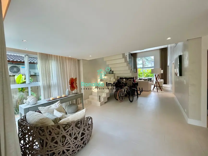 Casa de Condomínio com 4 quartos à venda, 340m2 em Bertioga - SP - imagem 5 Foto 5 de Casa de Condomínio com 4 quartos à venda, 340m2 em Bertioga - SP