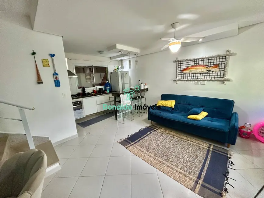 Foto 2 de Casa de Condomínio com 2 quartos à venda, 70m2 em Bertioga - SP