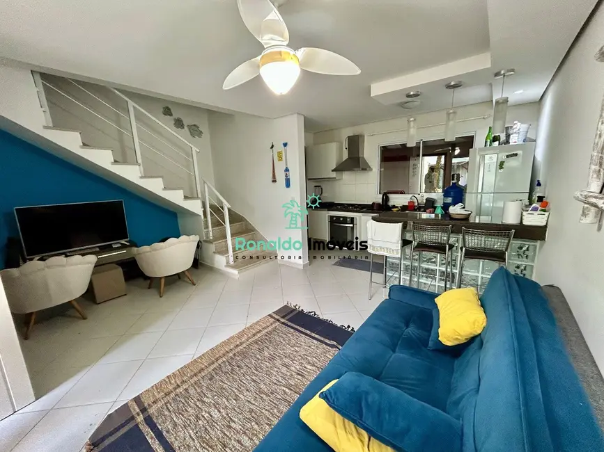 Foto 1 de Casa de Condomínio com 2 quartos à venda, 70m2 em Bertioga - SP