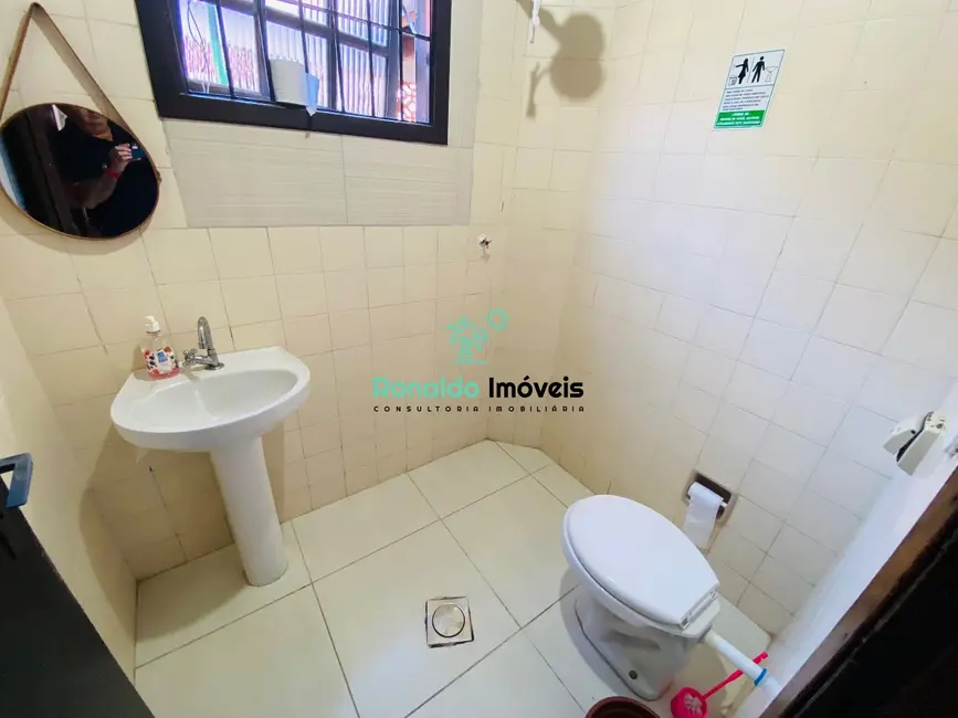 Casa com 3 quartos à venda, 203m2 em Centro, Bertioga - SP - imagem 8 Foto 8 de Casa com 3 quartos à venda, 203m2 em Centro, Bertioga - SP