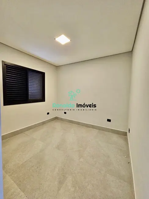 Foto 8 de Casa de Condomínio com 2 quartos à venda, 132m2 em Bertioga - SP