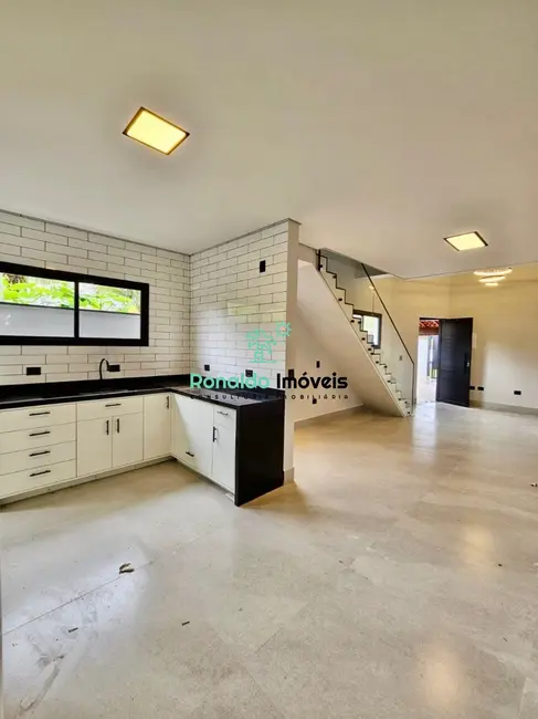 Foto 2 de Casa de Condomínio com 2 quartos à venda, 132m2 em Bertioga - SP