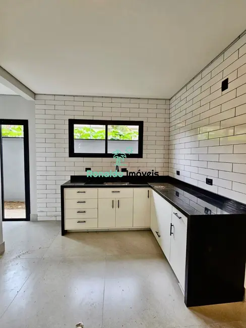 Foto 4 de Casa de Condomínio com 2 quartos à venda, 132m2 em Bertioga - SP