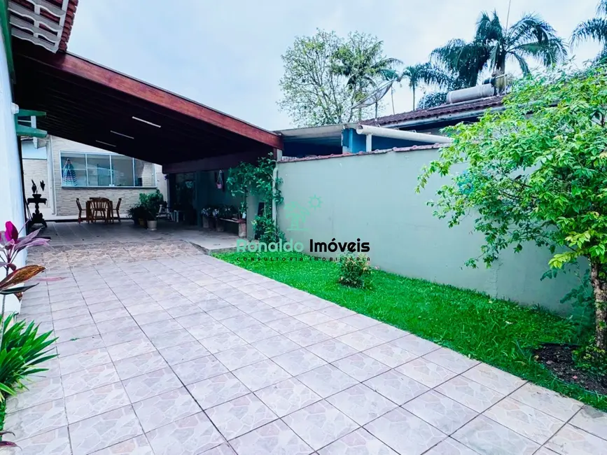 Foto 4 de Casa com 2 quartos à venda, 177m2 em Centro, Bertioga - SP