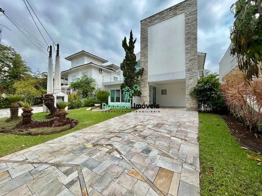 Casa de Condomínio com 5 quartos à venda, 293m2 em Bertioga - SP - imagem 2 Foto 2 de Casa de Condomínio com 5 quartos à venda, 293m2 em Bertioga - SP