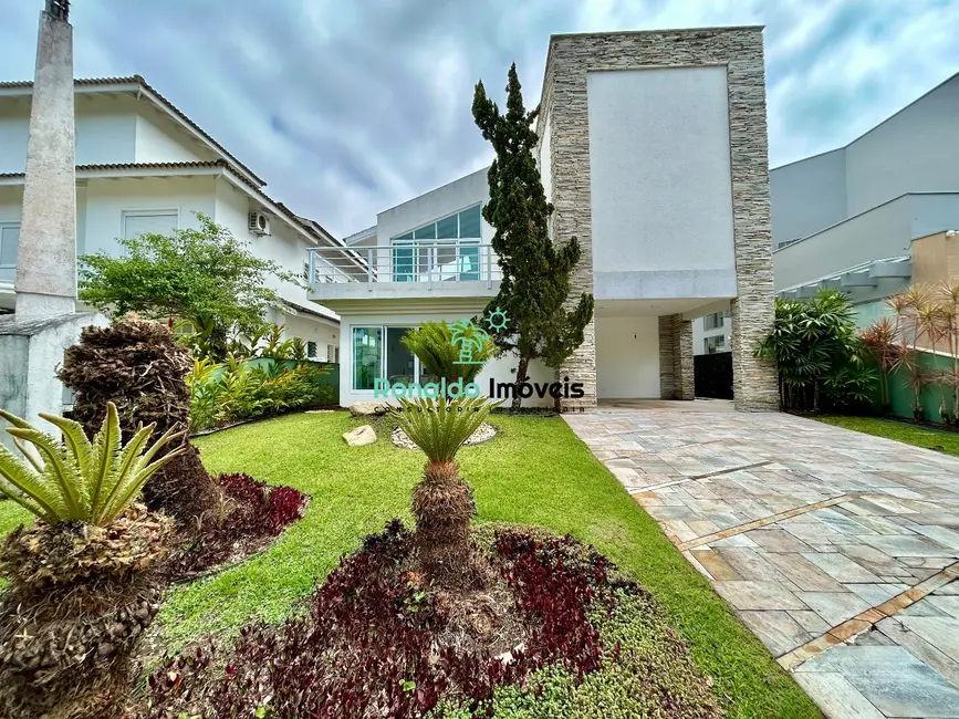 Casa de Condomínio com 5 quartos à venda, 293m2 em Bertioga - SP - imagem 3 Foto 3 de Casa de Condomínio com 5 quartos à venda, 293m2 em Bertioga - SP