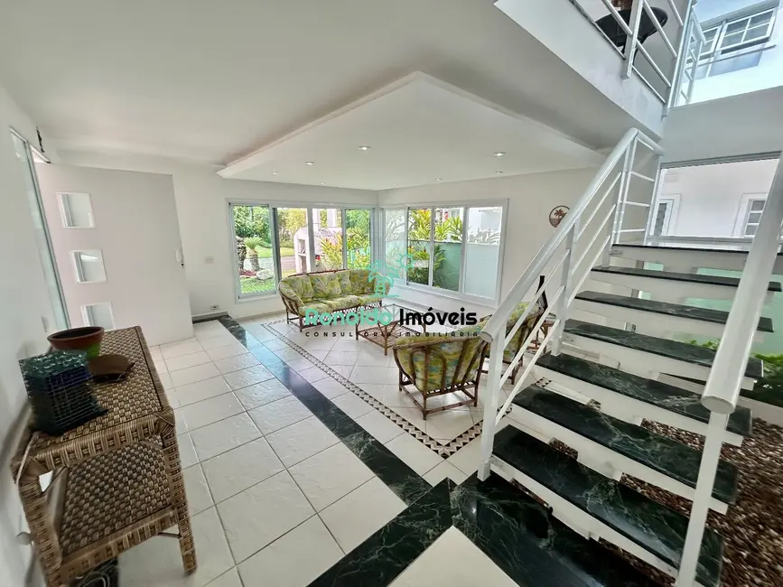 Casa de Condomínio com 5 quartos à venda, 293m2 em Bertioga - SP - imagem 6 Foto 6 de Casa de Condomínio com 5 quartos à venda, 293m2 em Bertioga - SP