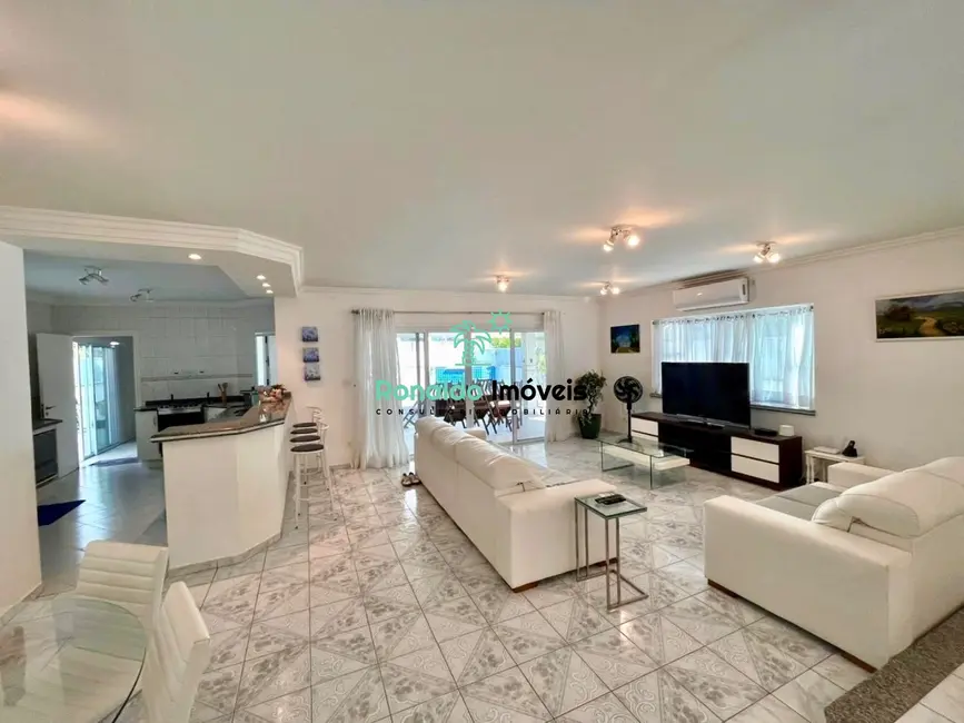 Casa de Condomínio com 5 quartos à venda, 314m2 em Bertioga - SP - imagem 6 Foto 6 de Casa de Condomínio com 5 quartos à venda, 314m2 em Bertioga - SP