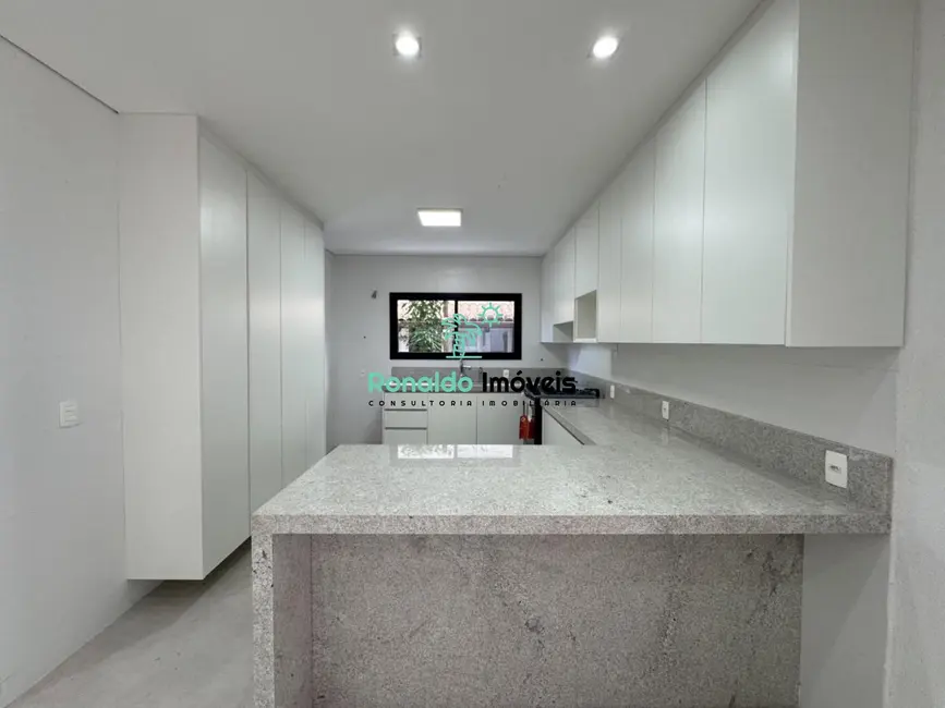 Foto 6 de Casa de Condomínio com 6 quartos à venda, 360m2 em Bertioga - SP