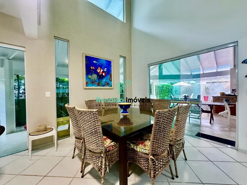 Foto 3 de Casa de Condomínio com 4 quartos à venda, 280m2 em Bertioga - SP