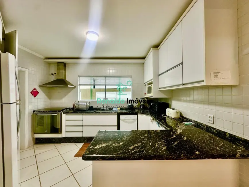 Foto 5 de Casa de Condomínio com 4 quartos à venda, 280m2 em Bertioga - SP