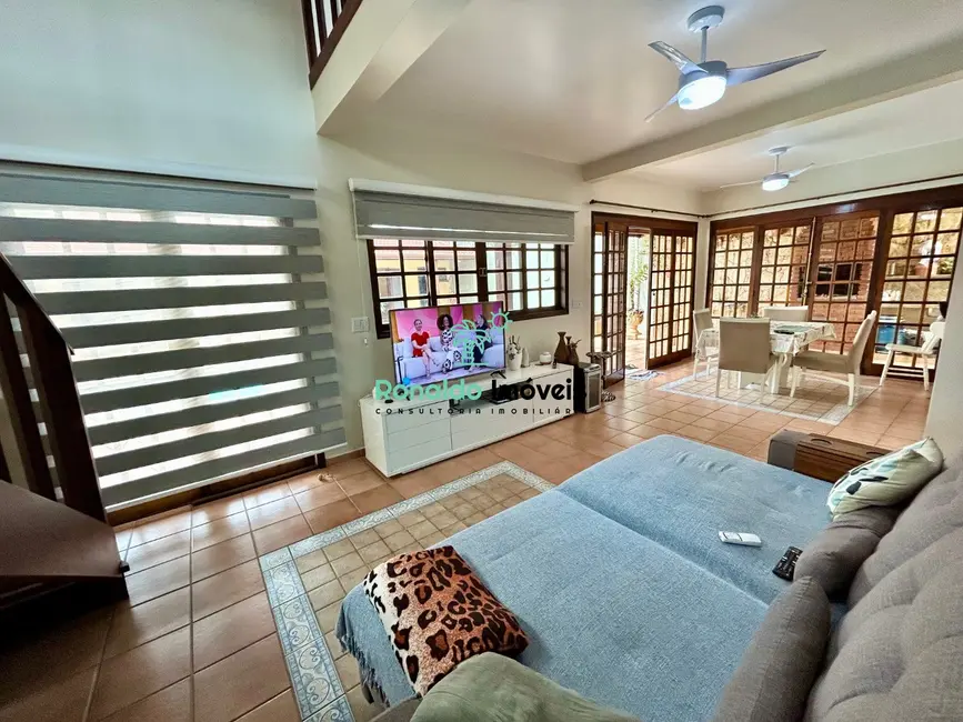 Foto 8 de Casa de Condomínio com 2 quartos à venda, 220m2 em Bertioga - SP