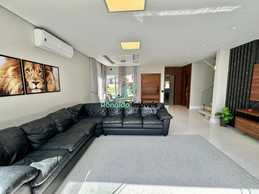 Foto 3 de Casa de Condomínio com 5 quartos à venda, 335m2 em Bertioga - SP