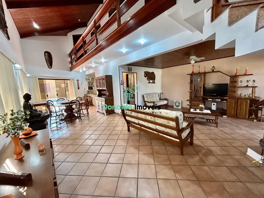 Foto 3 de Casa de Condomínio com 2 quartos à venda, 204m2 em Bertioga - SP