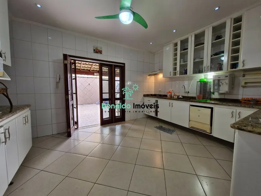 Foto 4 de Casa de Condomínio com 3 quartos à venda, 134m2 em Bertioga - SP