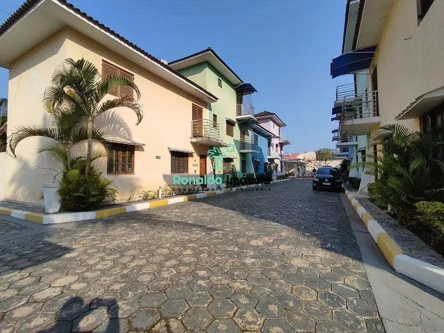 Foto 1 de Casa de Condomínio com 2 quartos à venda, 80m2 em Bertioga - SP