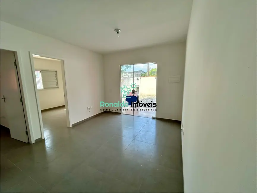 Foto 3 de Casa de Condomínio com 2 quartos à venda, 54m2 em Bertioga - SP