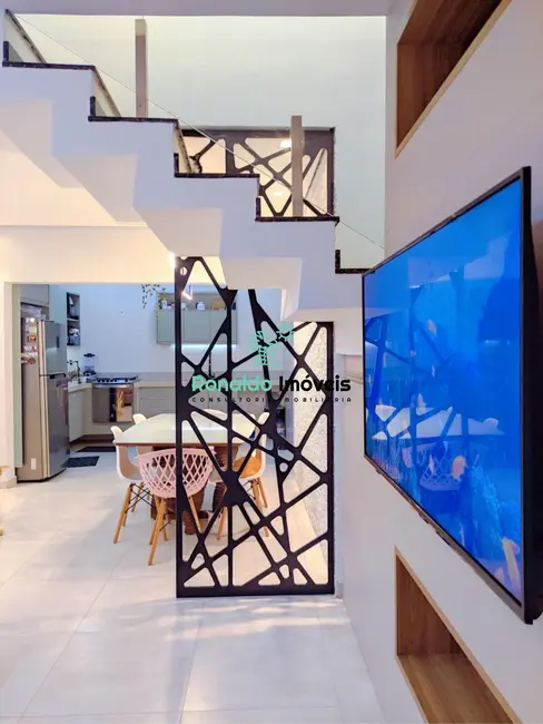 Foto 4 de Casa de Condomínio com 2 quartos à venda, 70m2 em Bertioga - SP