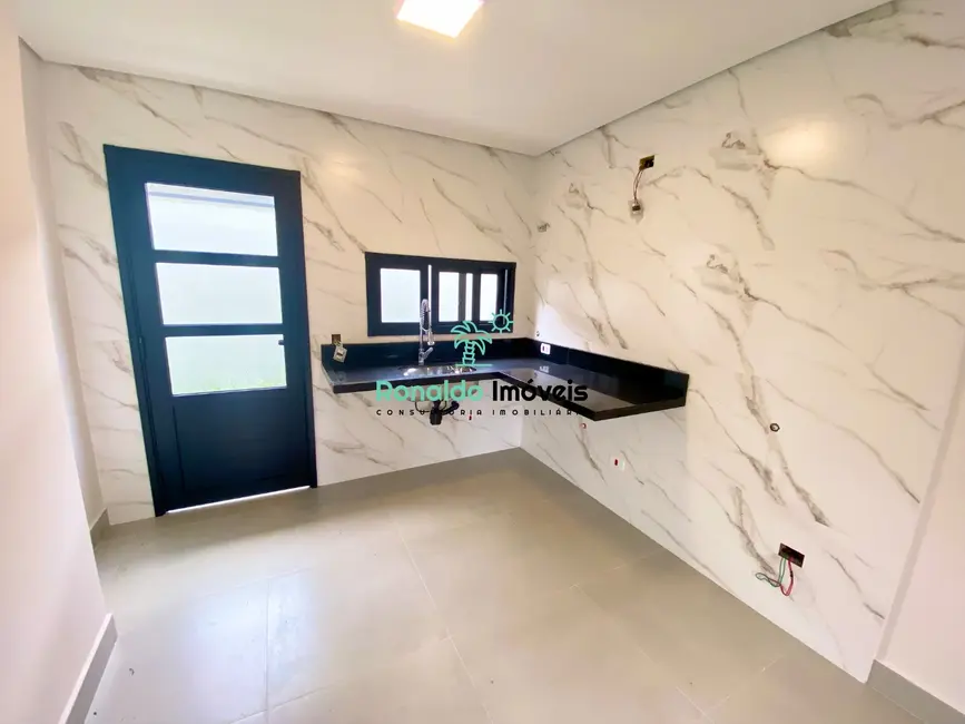 Foto 6 de Casa com 2 quartos à venda, 87m2 em Centro, Bertioga - SP