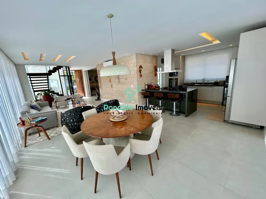 Foto 9 de Casa de Condomínio com 6 quartos à venda, 450m2 em Bertioga - SP