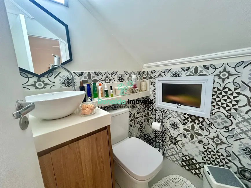 Foto 6 de Casa de Condomínio com 2 quartos à venda, 75m2 em Bertioga - SP