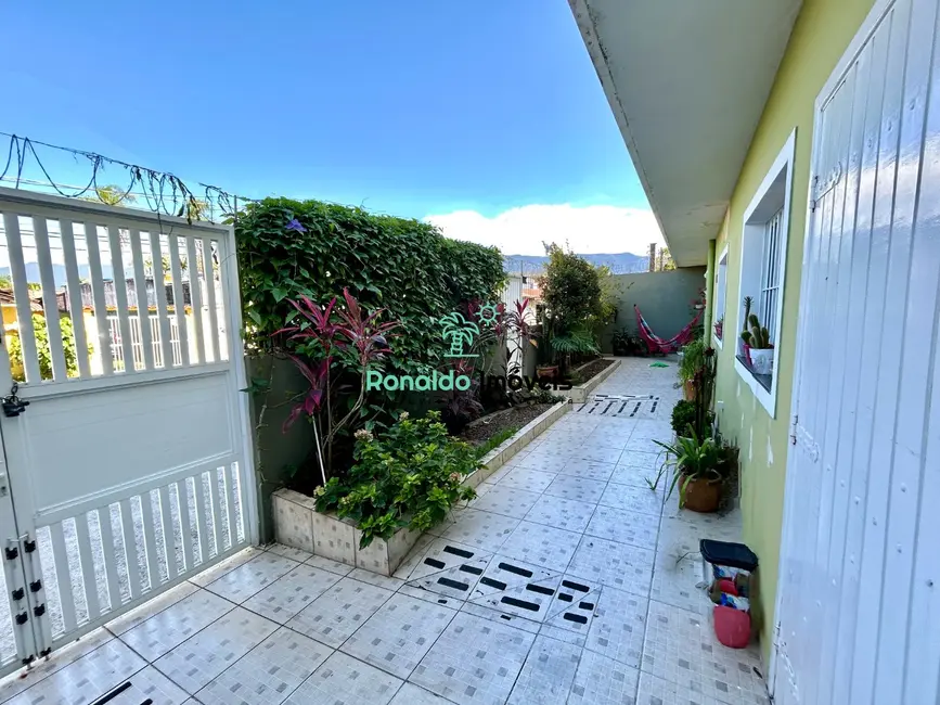 Foto 2 de Casa com 3 quartos à venda, 142m2 em Bertioga - SP