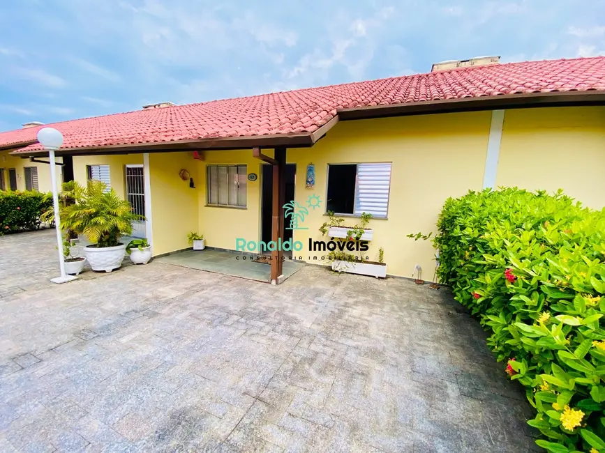 Foto 1 de Casa de Condomínio com 2 quartos à venda, 58m2 em Bertioga - SP