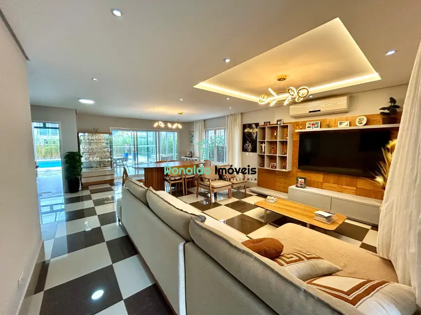 Foto 2 de Casa de Condomínio com 6 quartos à venda, 307m2 em Bertioga - SP