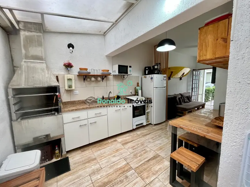 Foto 9 de Casa de Condomínio com 2 quartos à venda, 57m2 em Centro, Bertioga - SP