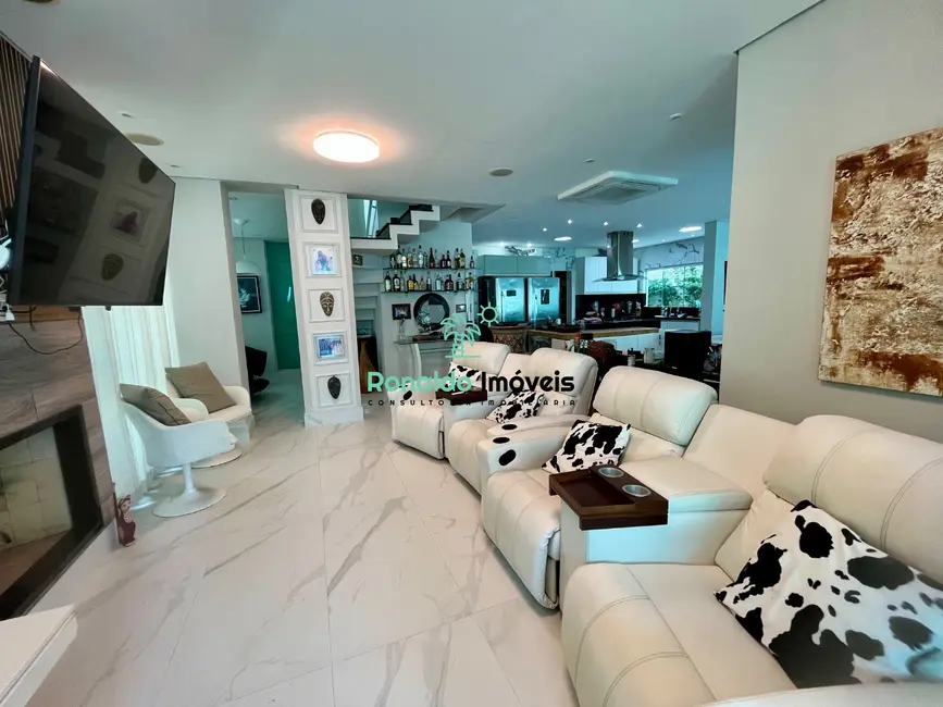 Casa de Condomínio com 7 quartos à venda, 435m2 em Bertioga - SP - imagem 9 Foto 9 de Casa de Condomínio com 7 quartos à venda, 435m2 em Bertioga - SP