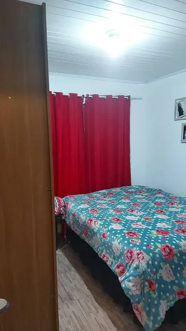 Foto 2 de Casa com 2 quartos à venda, 85m2 em Ahú, Curitiba - PR